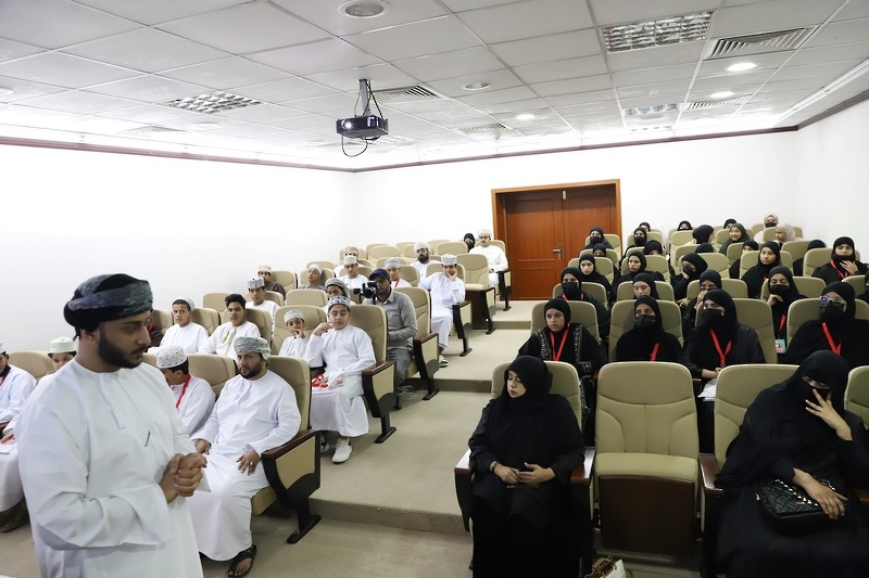 انطلاق المعسكر الصيفي رواد المستقبل بتعليمية ظفار 