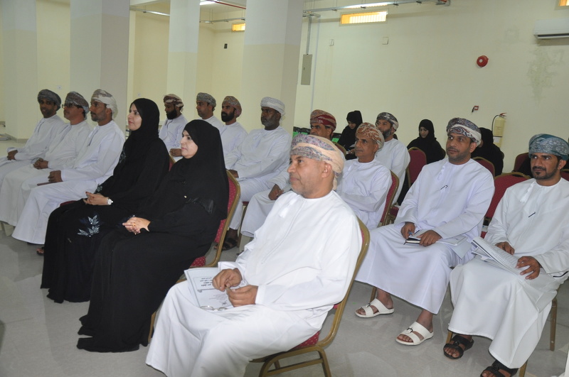 2800 طالباً وطالبة يتقدمون لامتحانات دبلوم التعليم العام موزعين على 22 مركزاً بمحافظة الظاهرة 