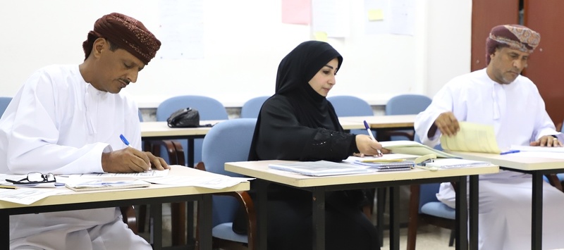 تواصل استكمال إجراءات تعيين 1269 معلم ومعلمة بتعليمية ظفار