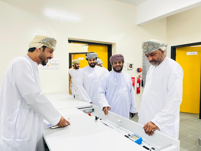 استلام المبنى الجديد لمدرسة أسامة بن زيد للبنين بولاية صلالة 