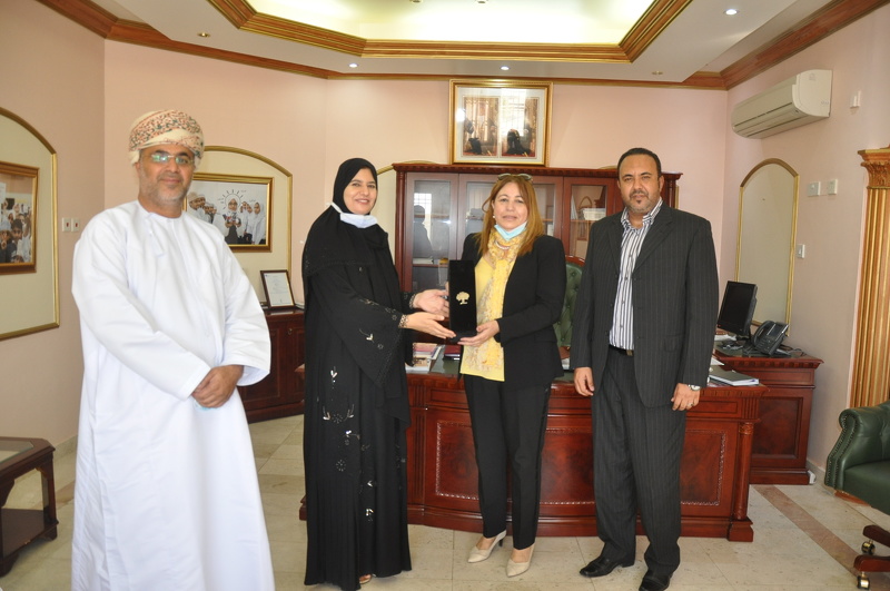 مديرة تعليمية محافظة الظاهرة تستقبل هادية التركي ممثلة الوكالة التونسية للتعاون الفني بالسفارة التونسية بالسلطنة 