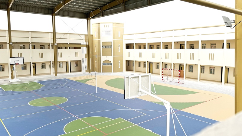 استلام المبنى الجديد لمدرسة الأجيال للتعليم الأساسي (1- 4) بولاية صلالة