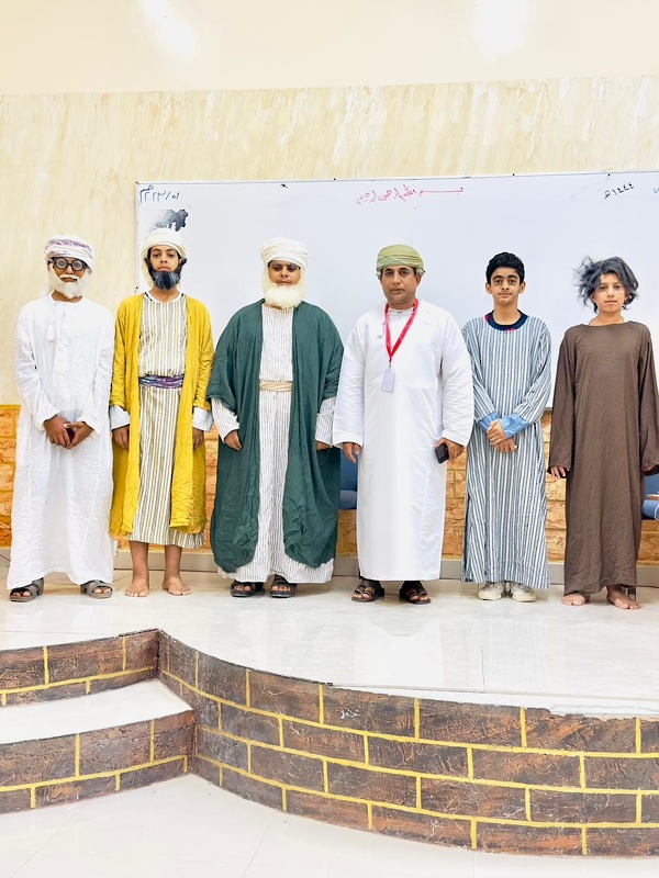 تواصل مناشط وفعاليات المراكز الصيفية بمحافظة الظاهرة وسط مشاركة فاعلة من قبل الطلبة