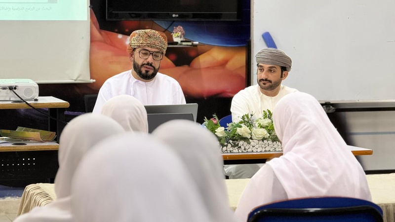 مدارس ولاية مصيرة تستضيف حلقات توعوية حول مستجدات القبول الموحد والكلية العسكرية التقنية