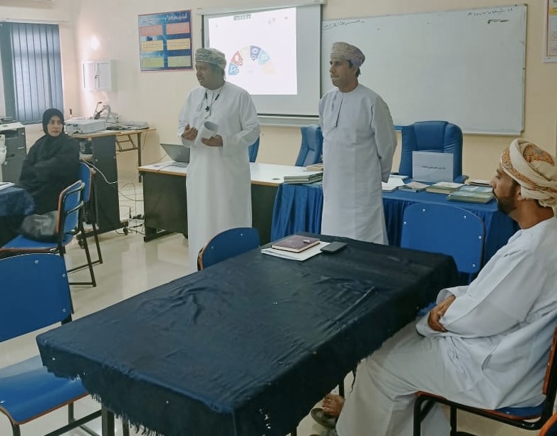 متابعة سير تنفيذ وثائق تقويم التعلم وأدوات التقويم المستمر بتعليمية ظفار