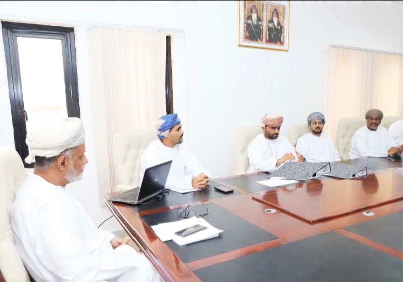 تعليمية ظفار تناقش تفاصيل البرنامج الصيفي لطلبة المدارس