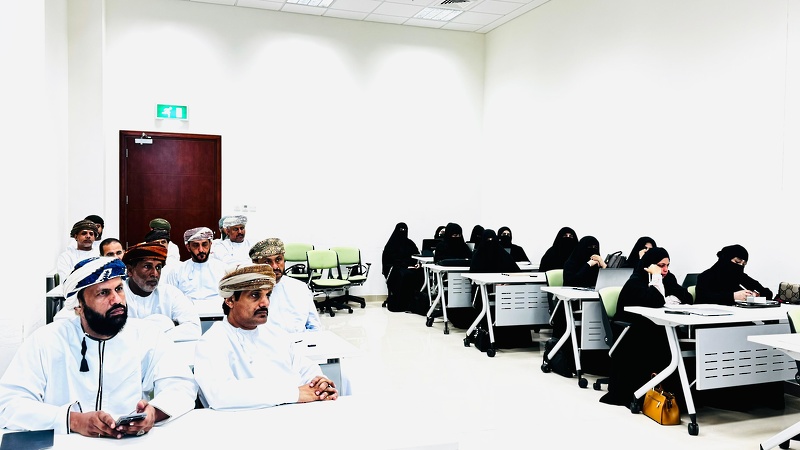               البرنامج التدريبي للمعلمين الأوائل في مادة اللغة العربية(قيادة التغيير والتطوير)