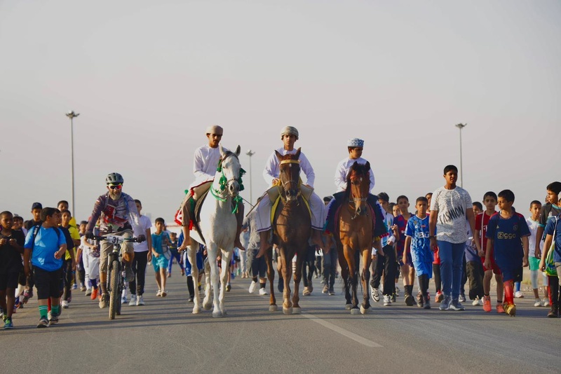 مدارس ولايات الظاهرة تشارك في فعاليات ومناشط شوية رياضة 