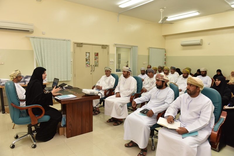 تنظيم لقاء تعريفي للبرنامج الوطني مسار الناشئة لمديري  المدارس بمحافظة الظاهرة 