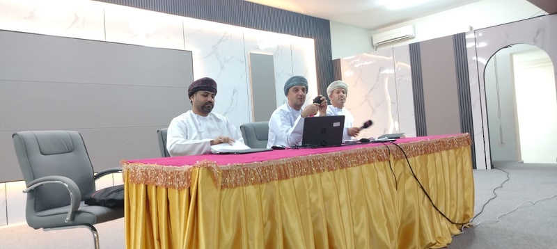  فريق من دائرة الموارد البشرية بوزارة التربية والتعليم يزور تعليمية محافظة الظاهرة