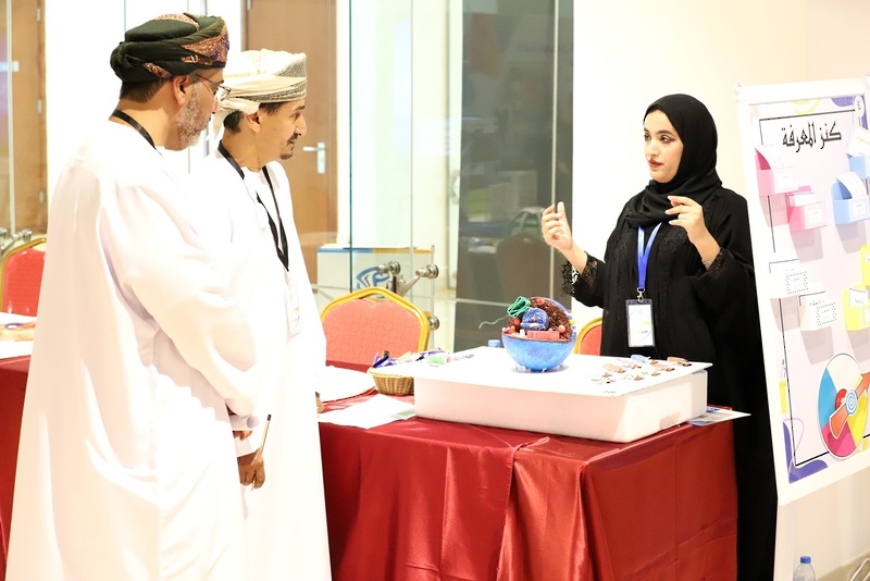  افتتاح المحطة الثانية لمبادرة قافلة الوسائل التعليمية بمحافظة ظفار