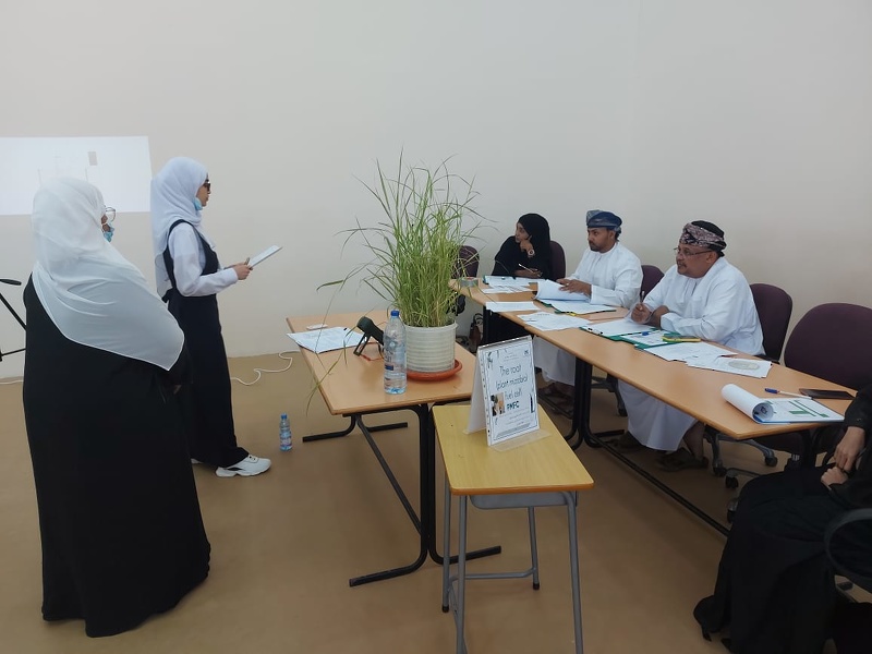 تقييم الابتكارات العلمية الطلابية ببرنامج التنمية المعرفية و برنامج GLOBE ???? البيئي على مستوى مدارس محافظة ظفار