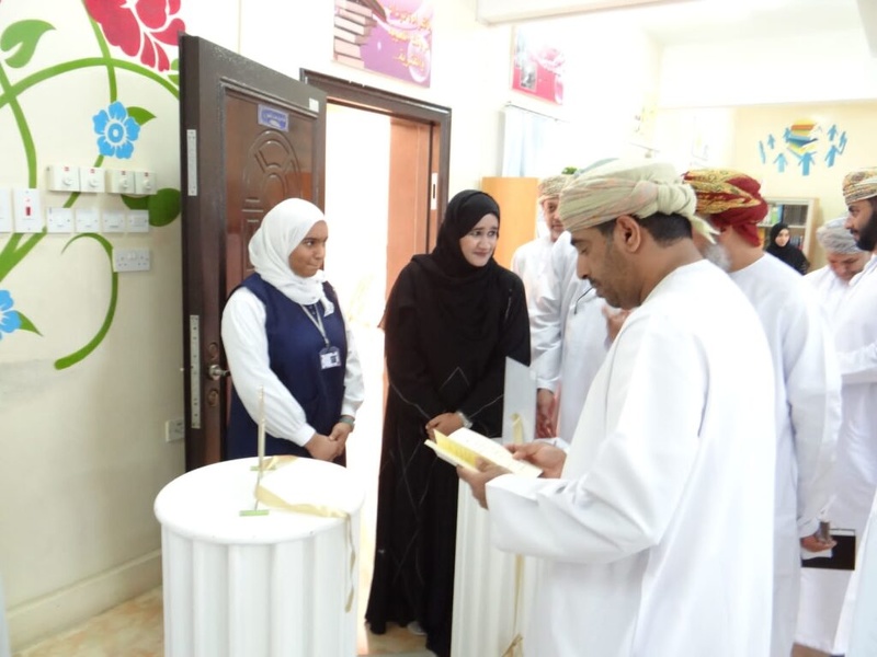 مدير عام تعليمية شمال الباطنة يفتتح ملتقى الإجادة بمدرسة الوفاء