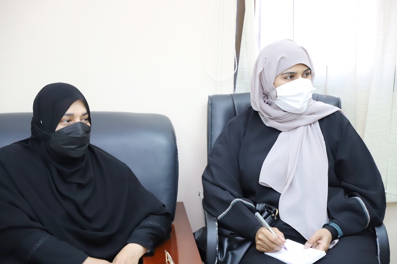 فريق من المعهد التخصصي للتدريب المهني للمعلمين يختتم زيارته لمدارس تعليمية ظفار