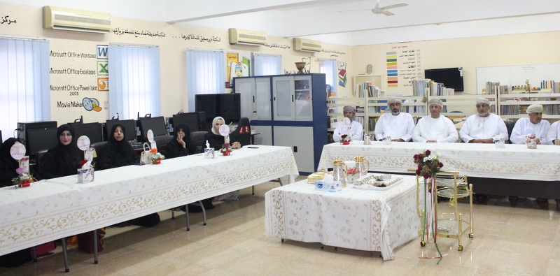وفد تربوي من تعليمية البريمي يزور تعليمية شمال الباطنة لتبادل الخبرات