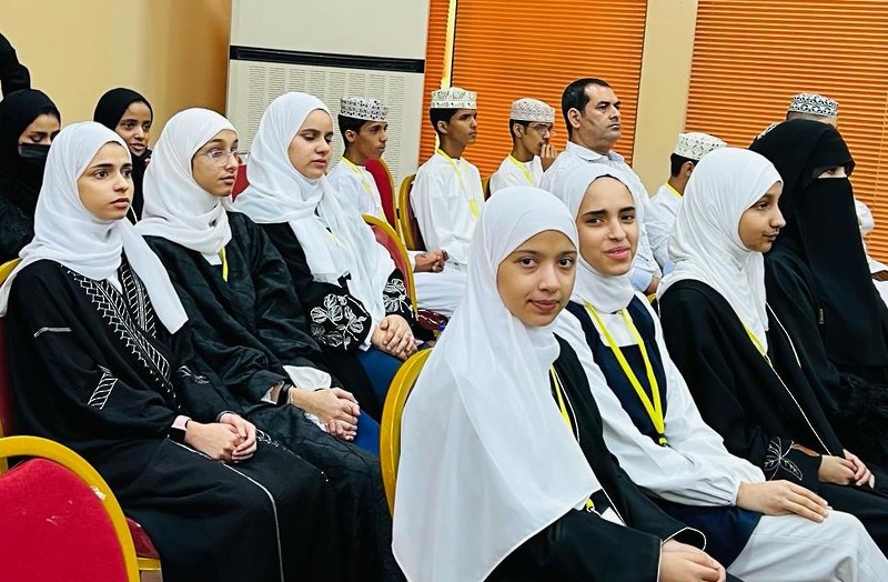 الحفل الختامي لمسابقة المناظرة باللغة الإنجليزية لطلبة الصفين التاسع والعاشر بمدارس تعليمية ظفار