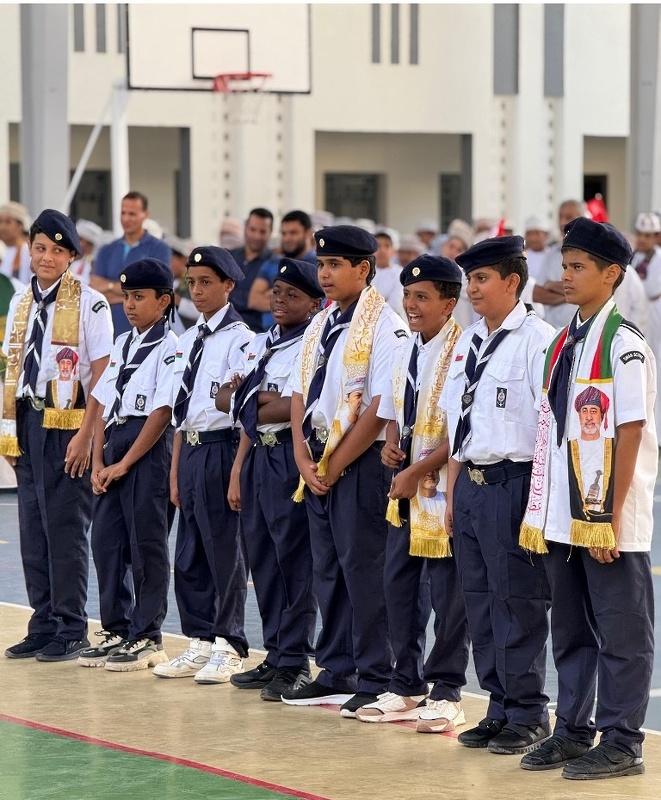 مدارس تعليمية ظفار تجسد أسمى معاني الولاء بالعيد الوطني الرابع والخمسين المجيد