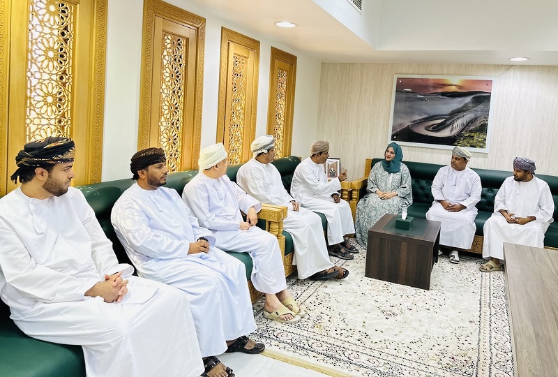 دعم مدارس تعليمية ظفار بكاميرات مراقبة من قبل شركة صلالة لخدمات الموانئ