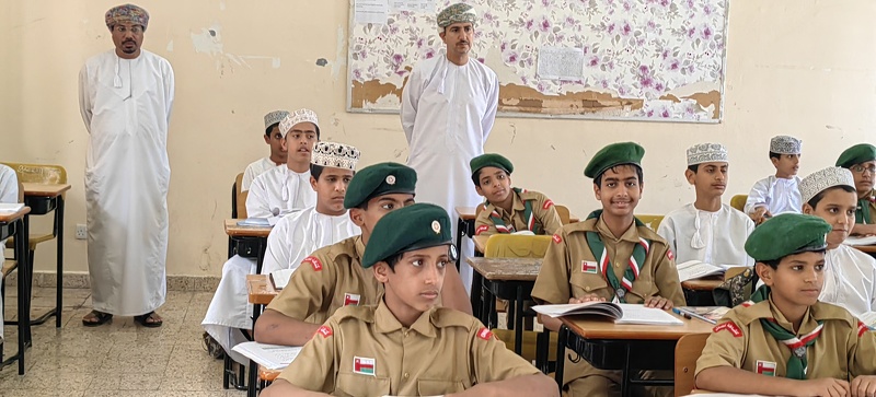 مدير عام تعليمية ظفار يزور عدد من مدارس ولاية صلالة