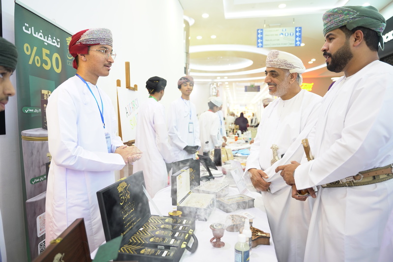 50 شركة طلابية في معرض الشركات الطلابية رائدون 9 بتعليمية جنوب الباطنة