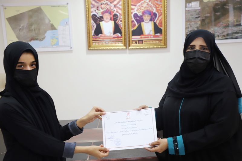 تكريم طالبات مدرسة خبرارت ضمن المدارس المطبقة لكتاب 