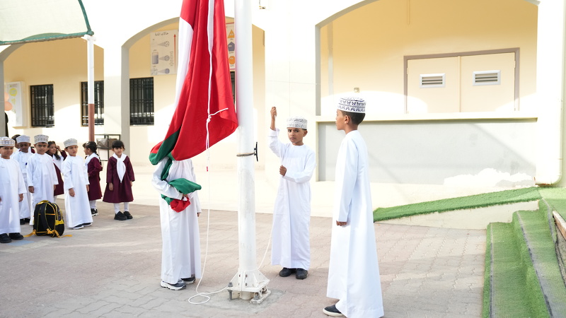 بدء التعليم بمدارس تعليمية جنوب الشرقية واستقبال حافل لطلبة المدارس للعام الدراسي 2025 / 2026 م .