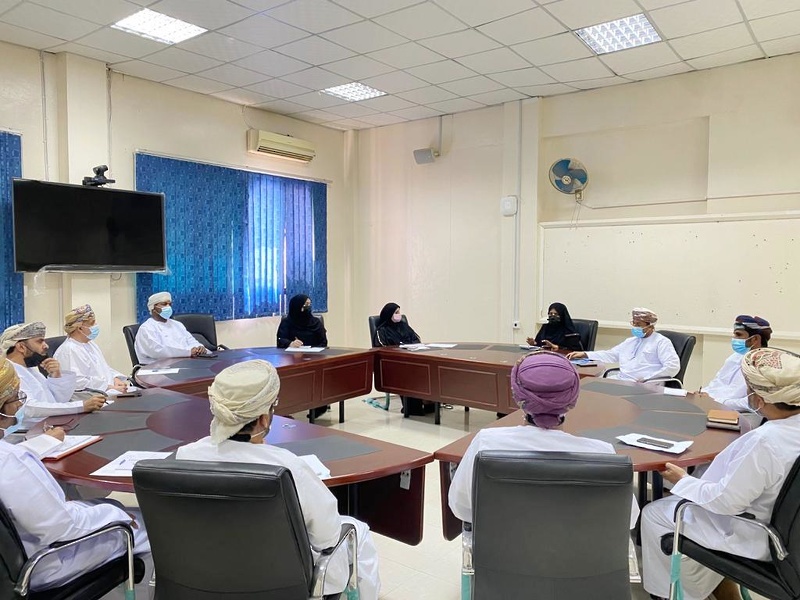تعليمية ظفار تعقد لقاء تربوي مع مدراء الدوائر