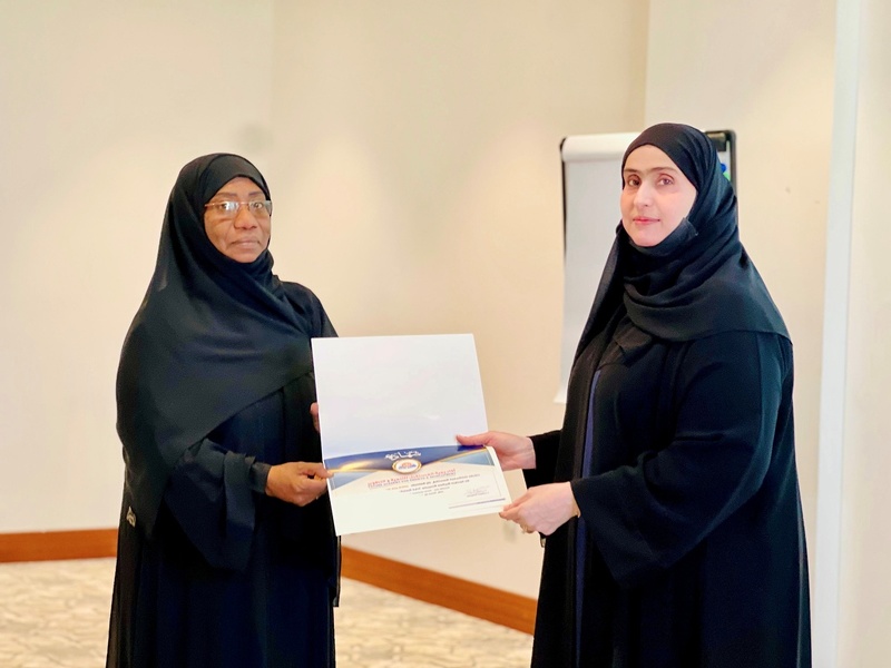 (ختام البرنامج التدريبي إدارة المشاريع الاحترافية بتعليمية ظفار)