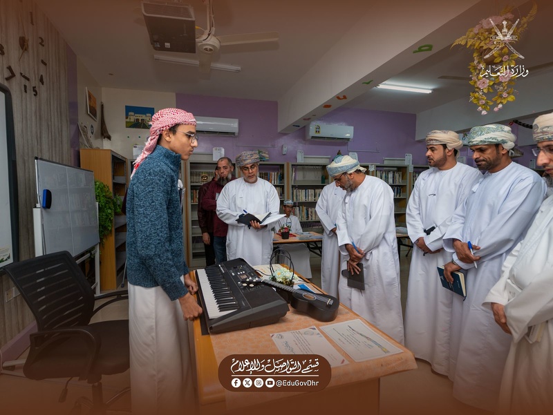 اللجنة الفنية لجائزة  أوميفكو للإبداع المدرسي تزور المدارس المتأهلة للتقييم المركزي بتعليمية الظاهرة