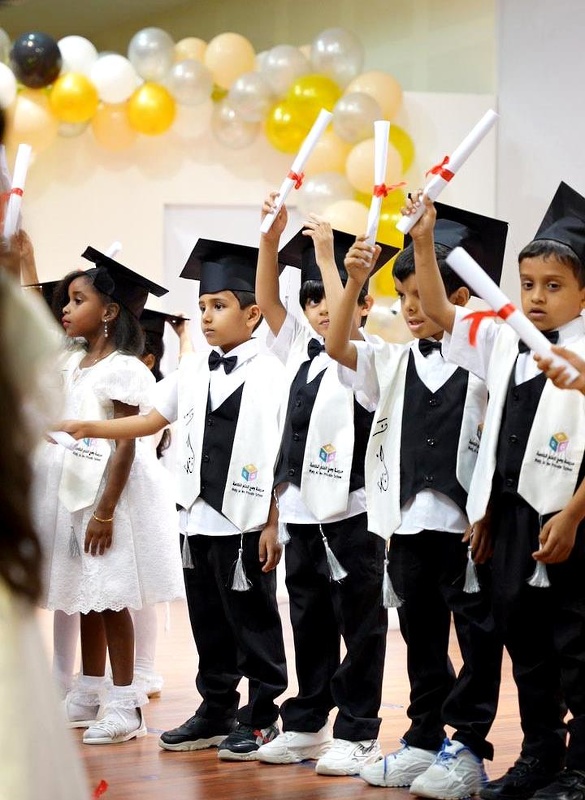 تكريم الطلاب (مستوى KG1 و KG2  ) بمدرسة وهج العلم الخاصة بولاية طاقة 