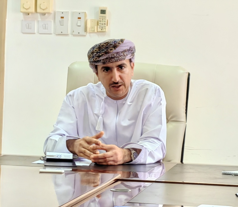 مدير عام تعليمية ظفار يلتقي بعدد من رؤساء مجالس أولياء الأمور