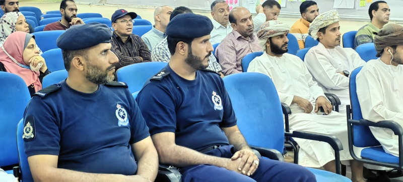 مكتب أمن الوزارة يختتم البرنامج التدريبي ( الأمن والسلامة المدرسية) بتعليمية ظفار 