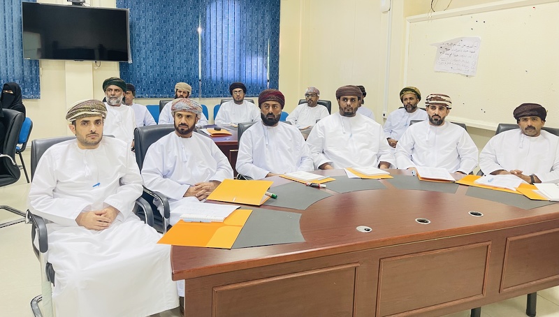 بدء الدورة التدريبية لتطبيق برنامج فواصل لوقاية الطلبة من المخدرات والمؤثرات العقلية في المدارس بتعليمية ظفار  