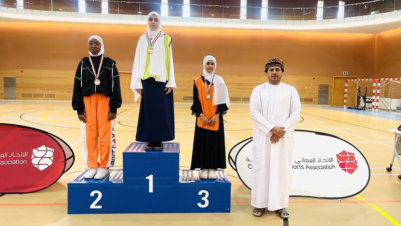 ختام مسابقة ألعاب القوى للإناث بمدارس تعليمية ظفار