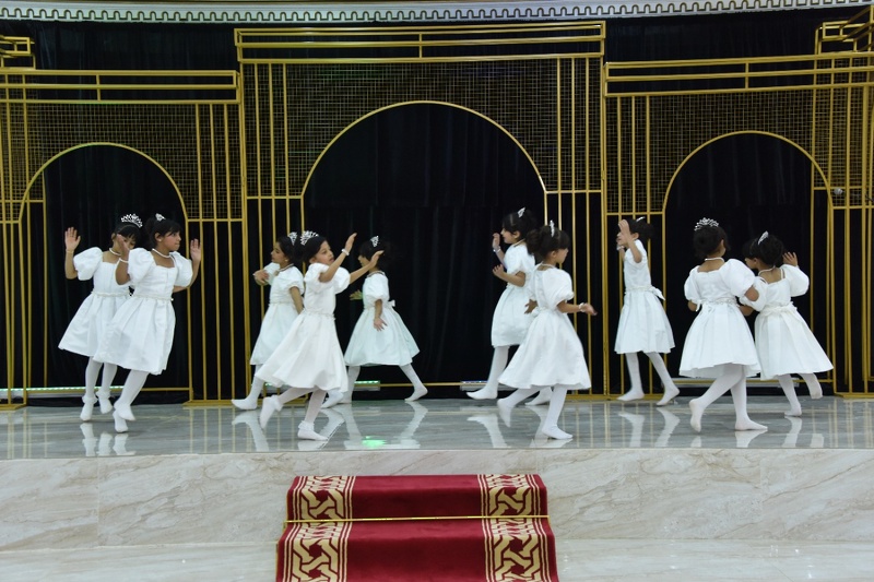 تكريم مدارس ولاية عبري الفائزة في مسابقة العمل لفريق عبري الخيري