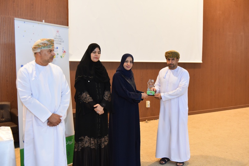 الاحتفال باختتام فعاليات ومناشط الأسبوع الوطني للعلوم والتكنولوجيا والهندسة والرياضيات بتعليمية محافظة الظاهرة