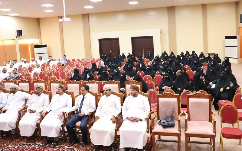 ورشة تدريبية لمشروع حلول الطابعات في مدارس محافظة ظفار