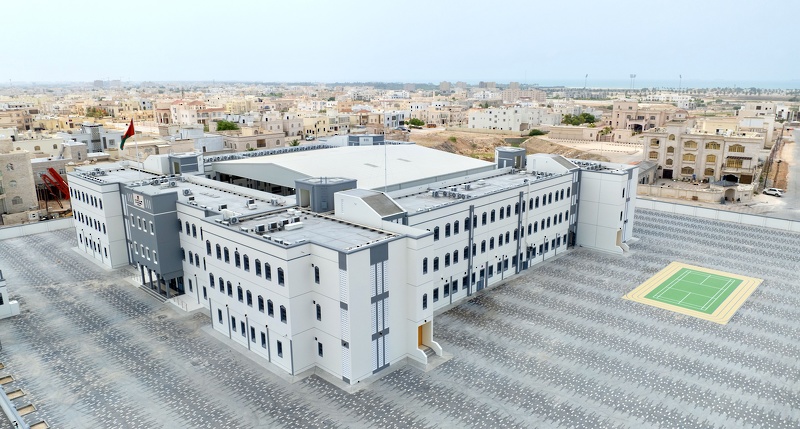 استلام المبنى الجديد لمدرسة أسامة بن زيد للبنين بولاية صلالة 