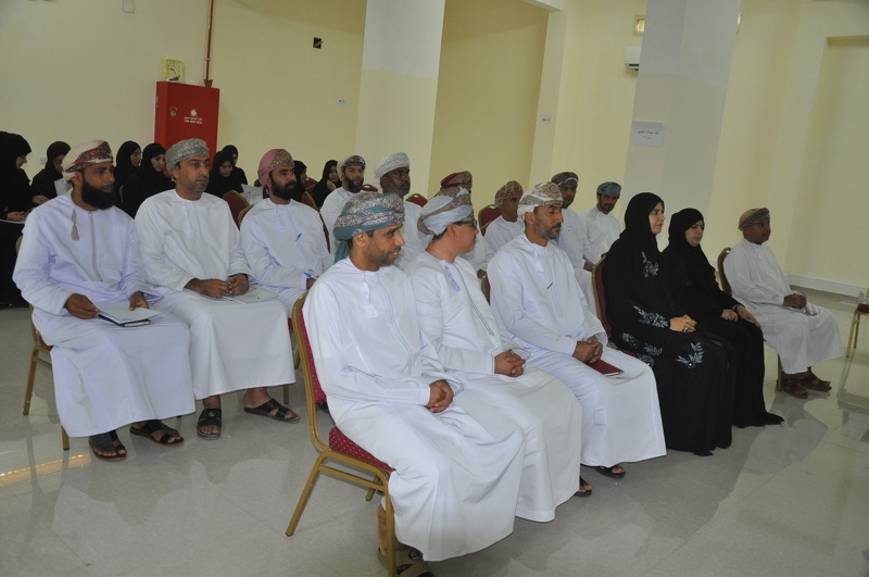 2800 طالباً وطالبة يتقدمون لامتحانات دبلوم التعليم العام موزعين على 22 مركزاً بمحافظة الظاهرة 