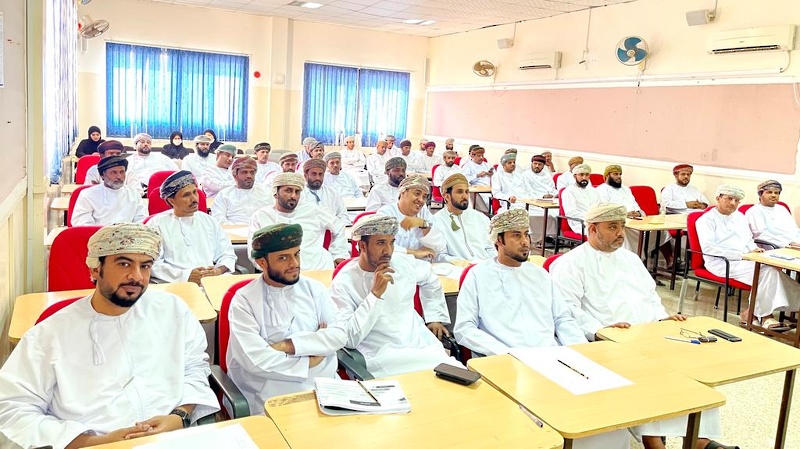 تعليمية ظفار تنفذ ورشة الحقيبة التدريبية الثانية لمنظومة الإجادة لقياس الأداء الفردي