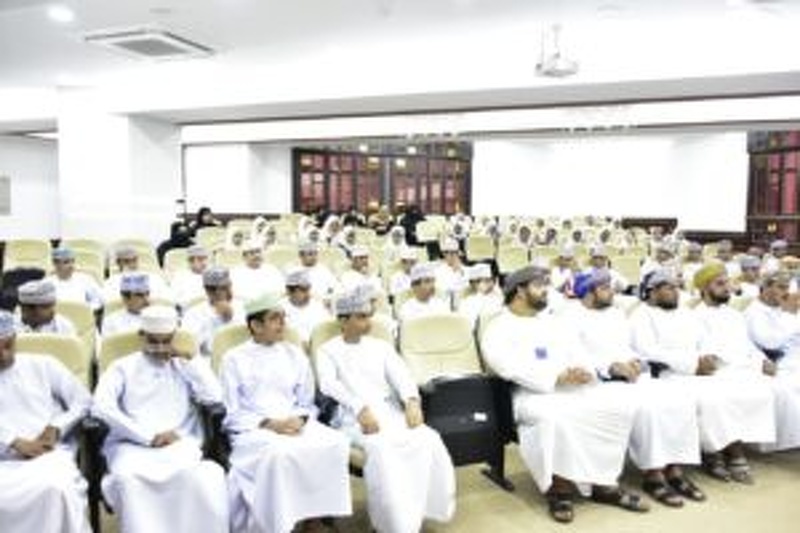 التعريف بأهمية ريادة الأعمال وعناصر النجاح بشمال الباطنة