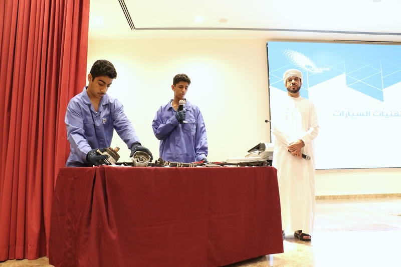 تعليمية جنوب الباطنة تُكرّم 29 مبادرة تربوية وبرامج تطويرية مجيدة