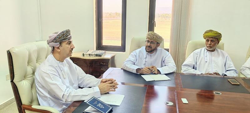 مدير عام تعليمية ظفار يلتقي بعدد من رؤساء مجالس أولياء الأمور