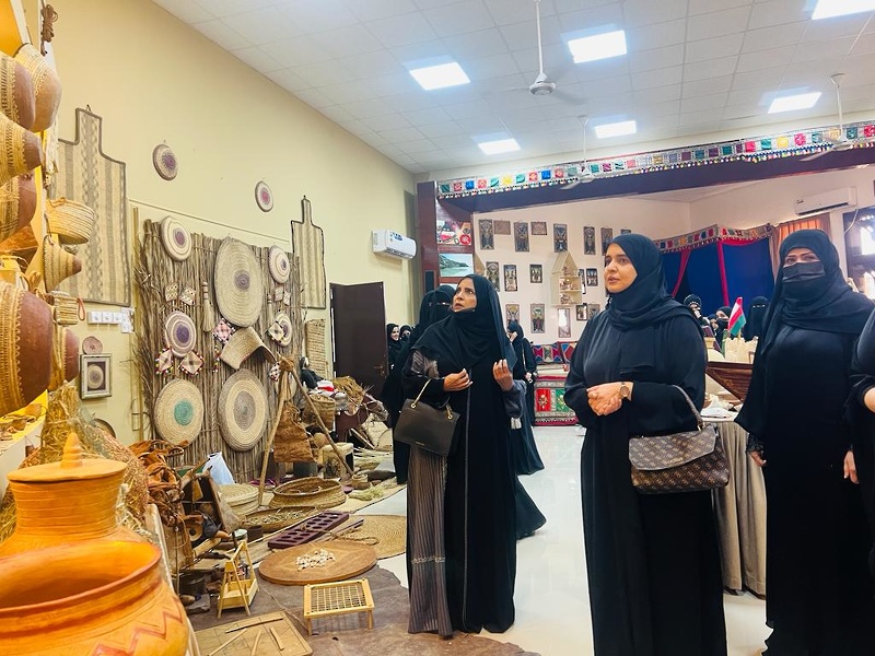 مدرسة مدينه الحق للتعليم الاساسي١-١٢  تنظم ملتقى انتم ثروة عمان