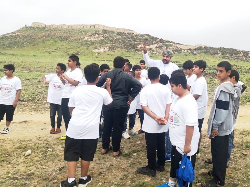 زيارات ترفيهية وانشطة ثقافية ضمن فعاليات البرنامج الصيفي لطلبة مدارس تعليمية ظفار
