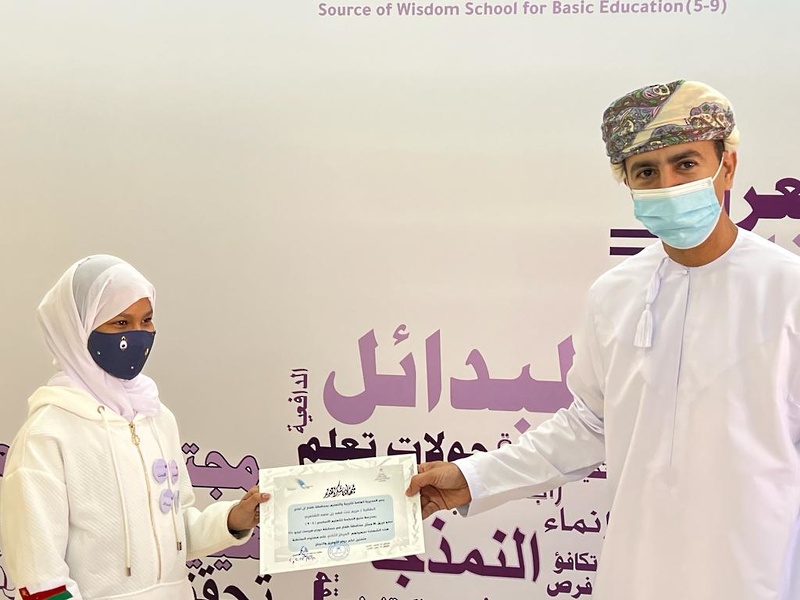 مدير عام تعليمية ظفار يكرم فريق BL الحاصل على المركز الثاني في مسابقة فيرست ليجوFll على مستوي السلطنة            