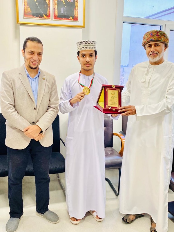 تكريم طلبة المدارس الخاصة  بتعليمية ظفار  الحاصلين على مراكز متقدمة على مستوى السلطنة في مسابقة القرآن الكريم 