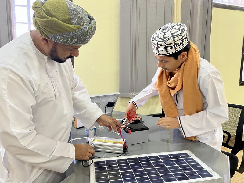 ختام البرنامج التعليمي الشتوي لطلبة تعليمية ظفار