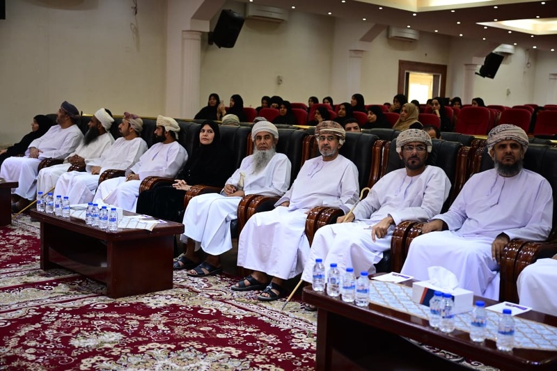 الاحتفال باليوم العربي لمحو الأمية بتعليمية محافظة الظاهرة