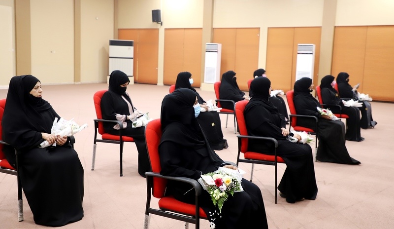 تعليمية ظفار تكرم عدد من التربويات بمناسبة يوم المرأة العمانية